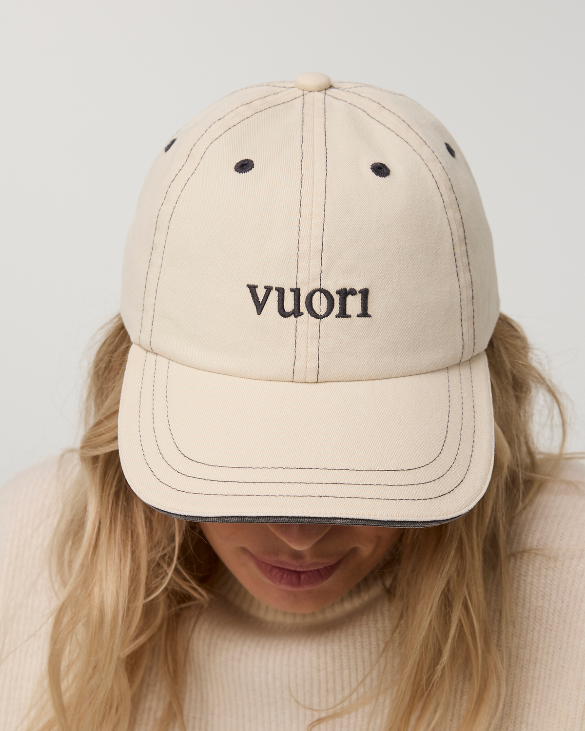 Contrast Stitch Hat - US 1716
