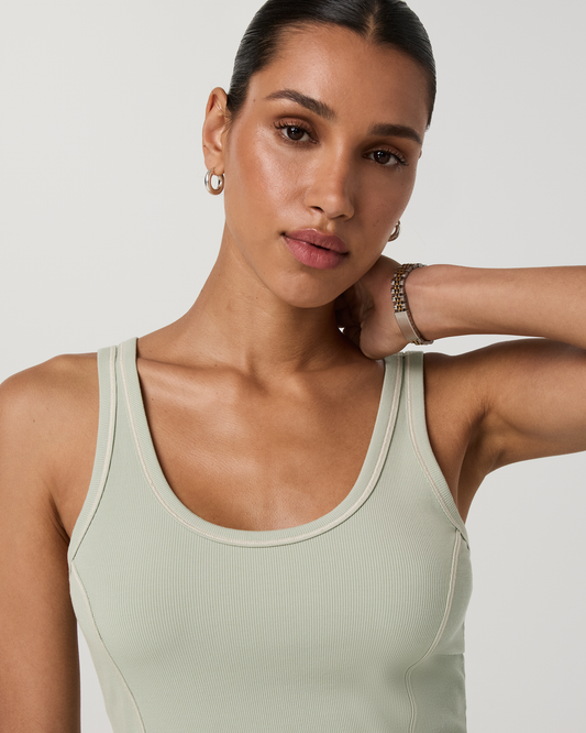 Pose Seams Tank - US 7099