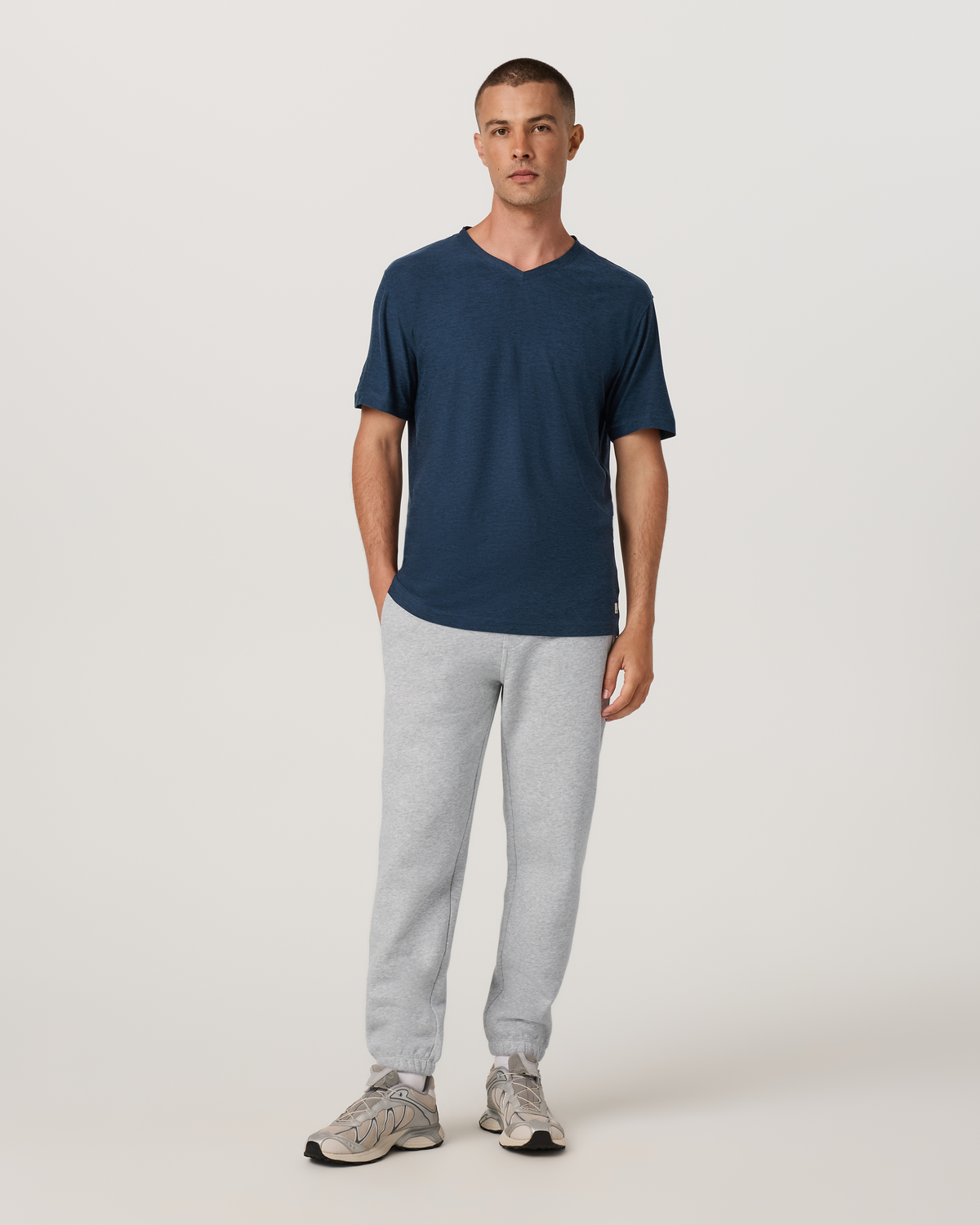 Strato Tech V-Neck Tee - US 4010