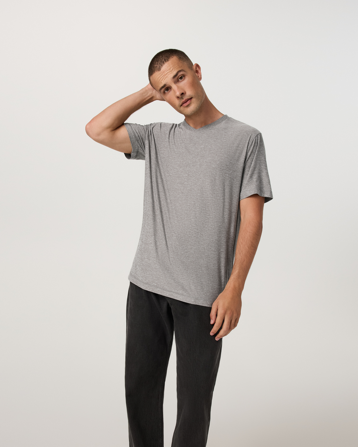 Strato Tech V-Neck Tee - US 4552