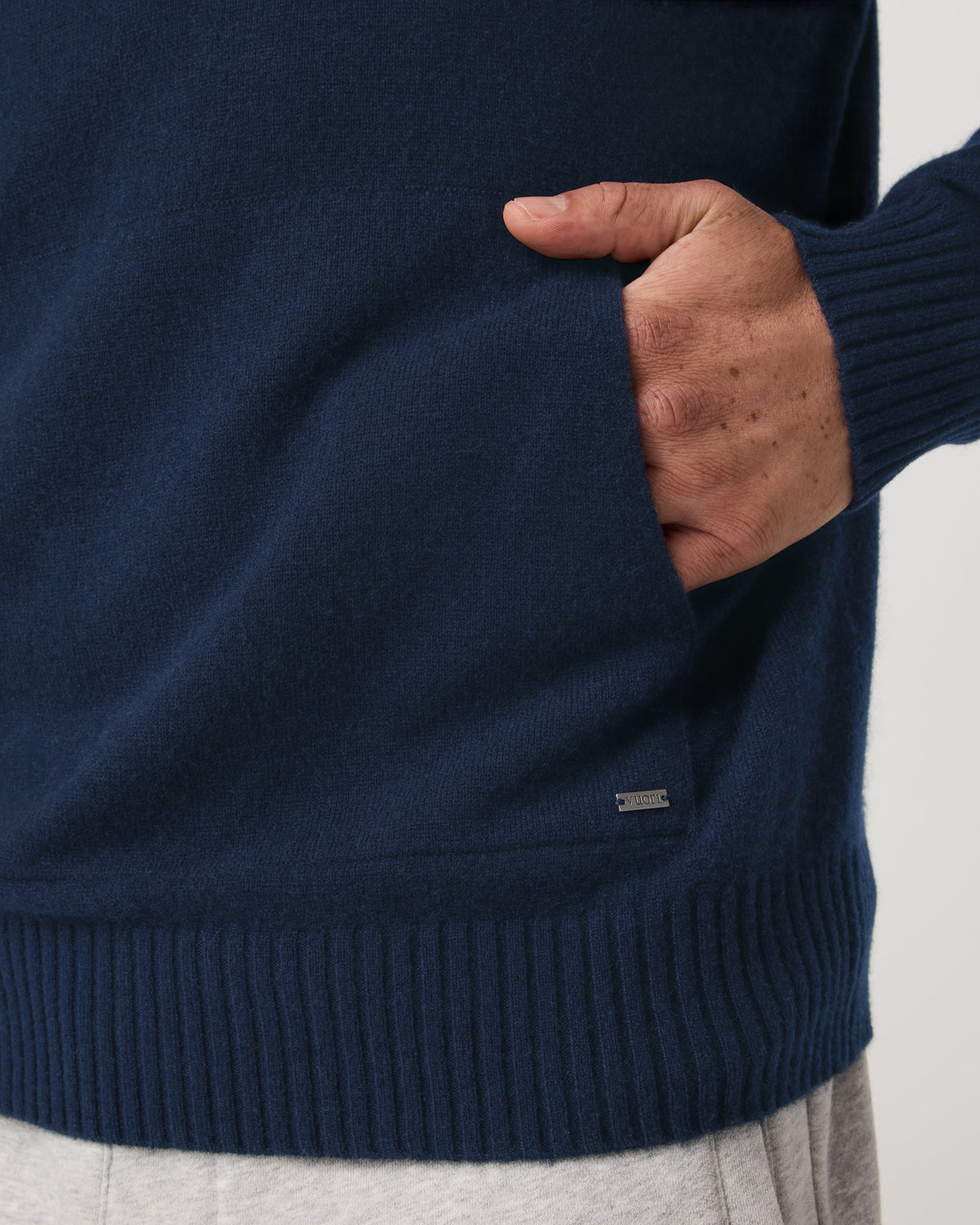 Berik Cashmere Hoodie - US 2365