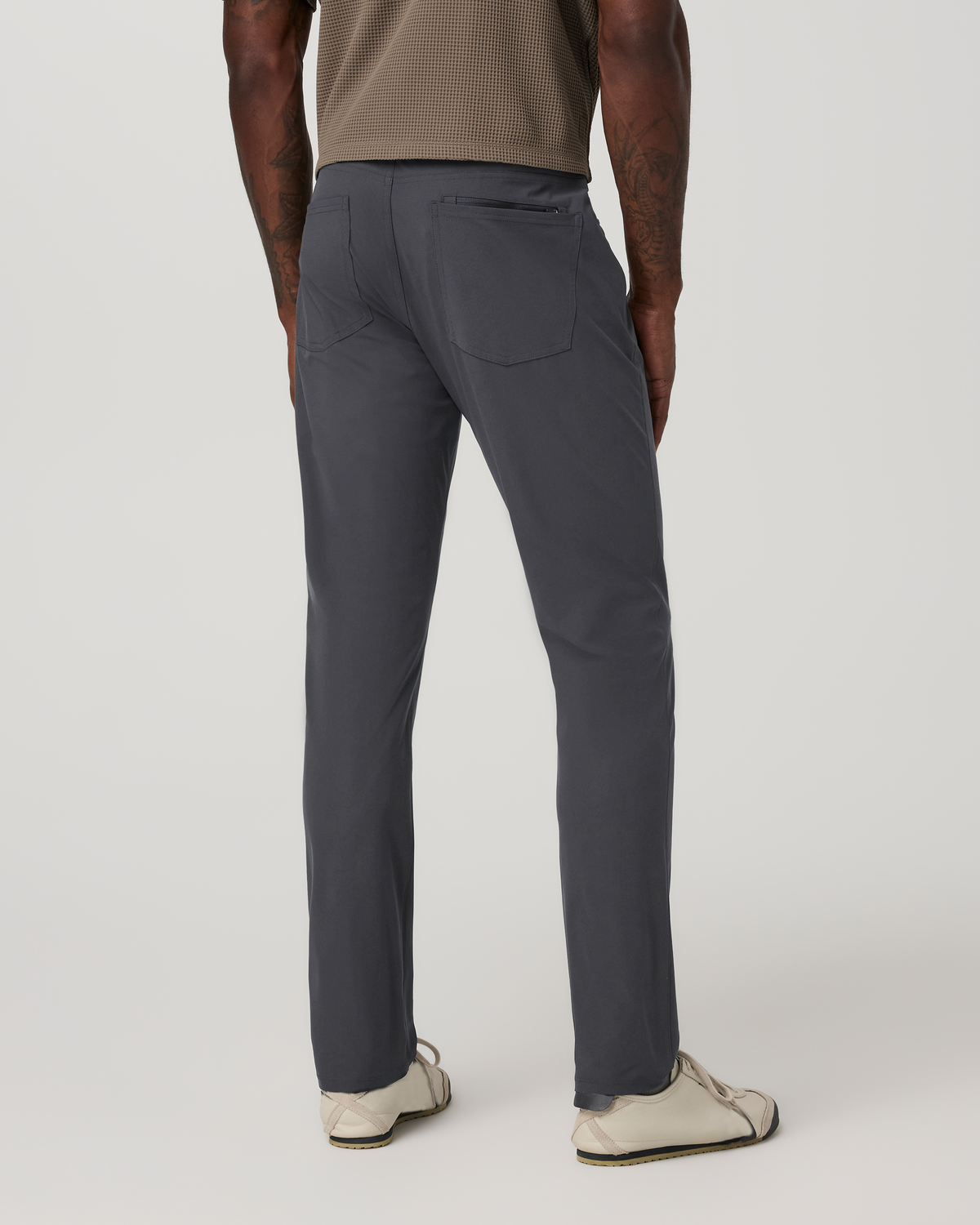 Vuori Meta™ Pant Athletic Slim Fit 32" - US 6390