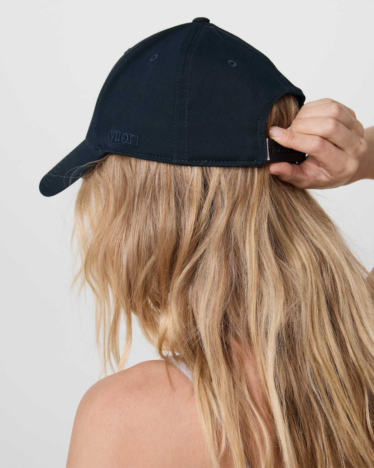 Signal Golf Hat - US 7873