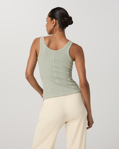 Pose Seams Tank - US 7099