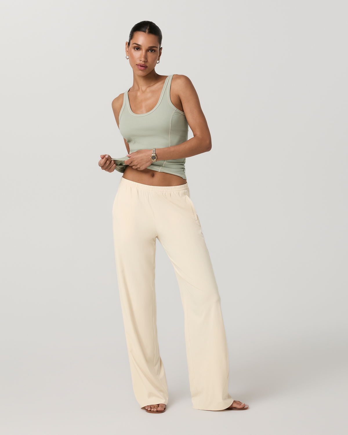 Pose Seams Tank - US 7099