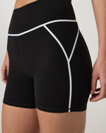 Vuori AllTheFeels™ Linework Short 4" - US 6605