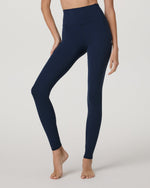 Vuori AllTheFeels™ Legging - Short - US 0116