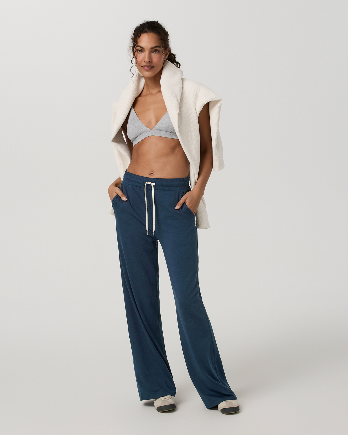 Halo Essential Wideleg Pant - US 7753