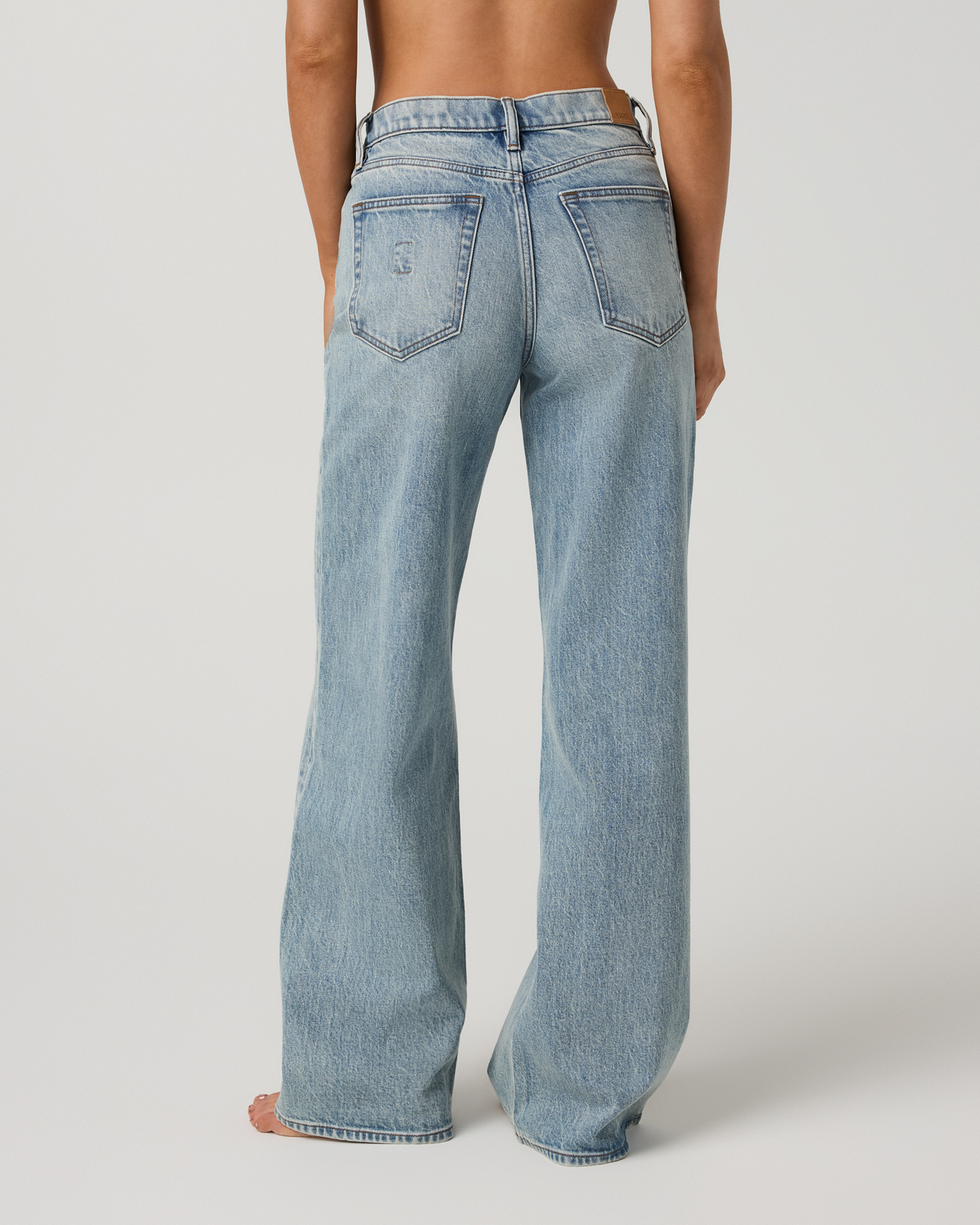 Women's Vuori Vintage Wideleg Jean 30" - US 6150