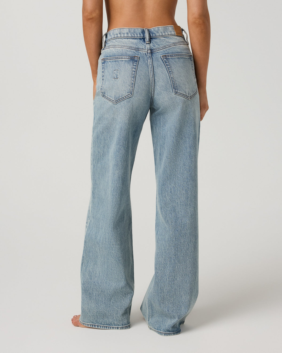 Women's Vuori Vintage Wideleg Jean - US 0569