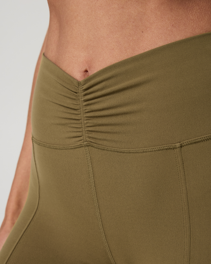 Vuori AllTheFeels™ Shirred Crop - US 7334