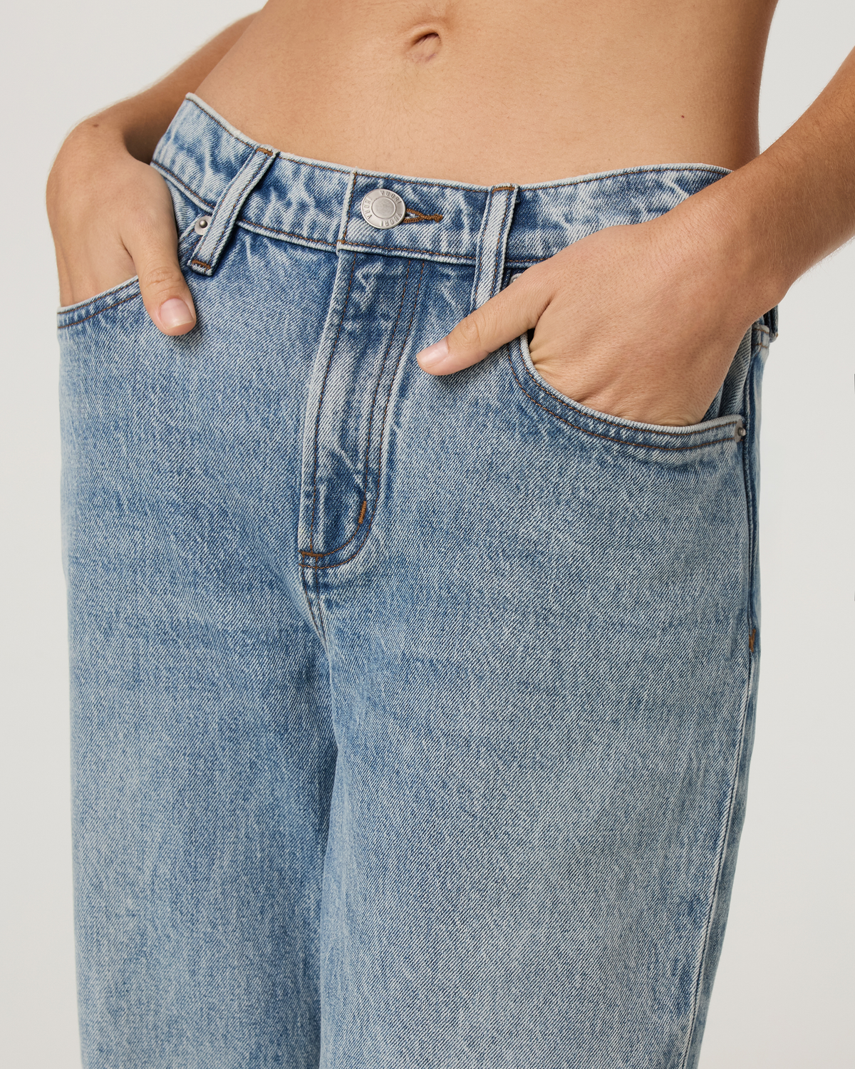 Women's Vuori Vintage Straight Leg Jean 30" - US 4468