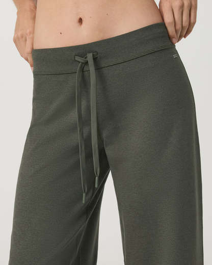 Halo Low Rise Straight Leg Pant - US 7041